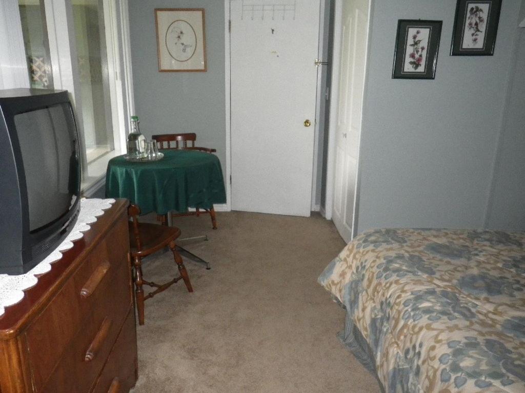 Beach Estates Inn Bed And Breakfast Ναναΐμο Δωμάτιο φωτογραφία